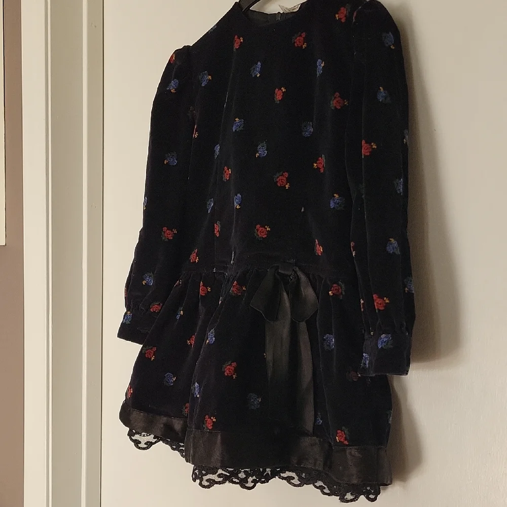 Holiday Black Velvet Velour Floral Lace Trim Kids Dress Long Puffy Sleeves Italy